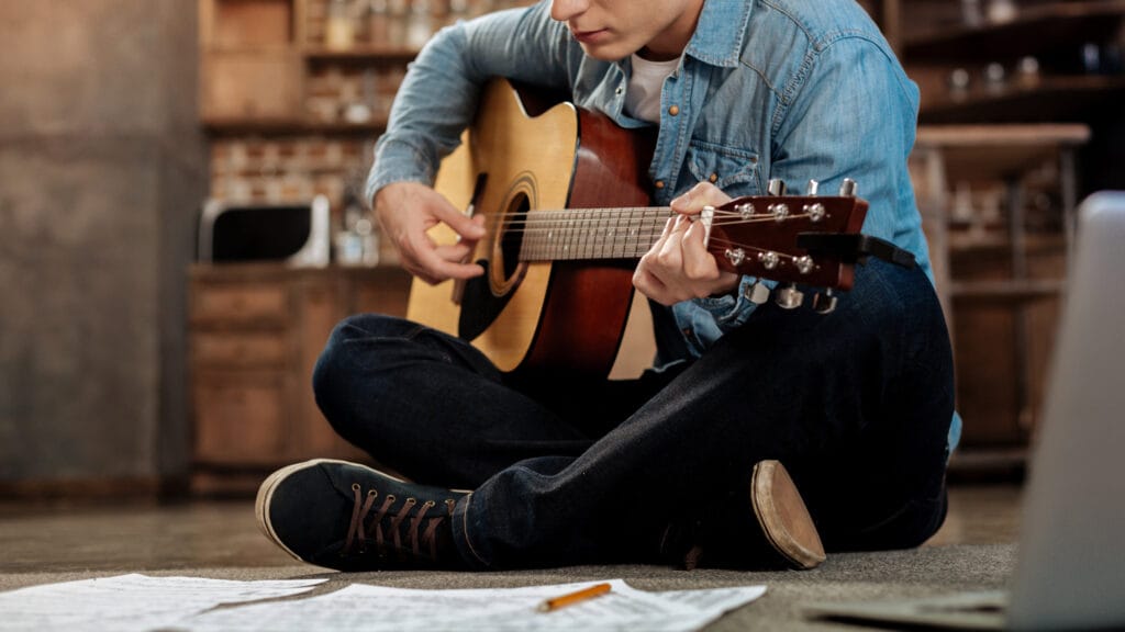 Profesyonel Gitar Eğitimi Nasıl Olmalıdır?